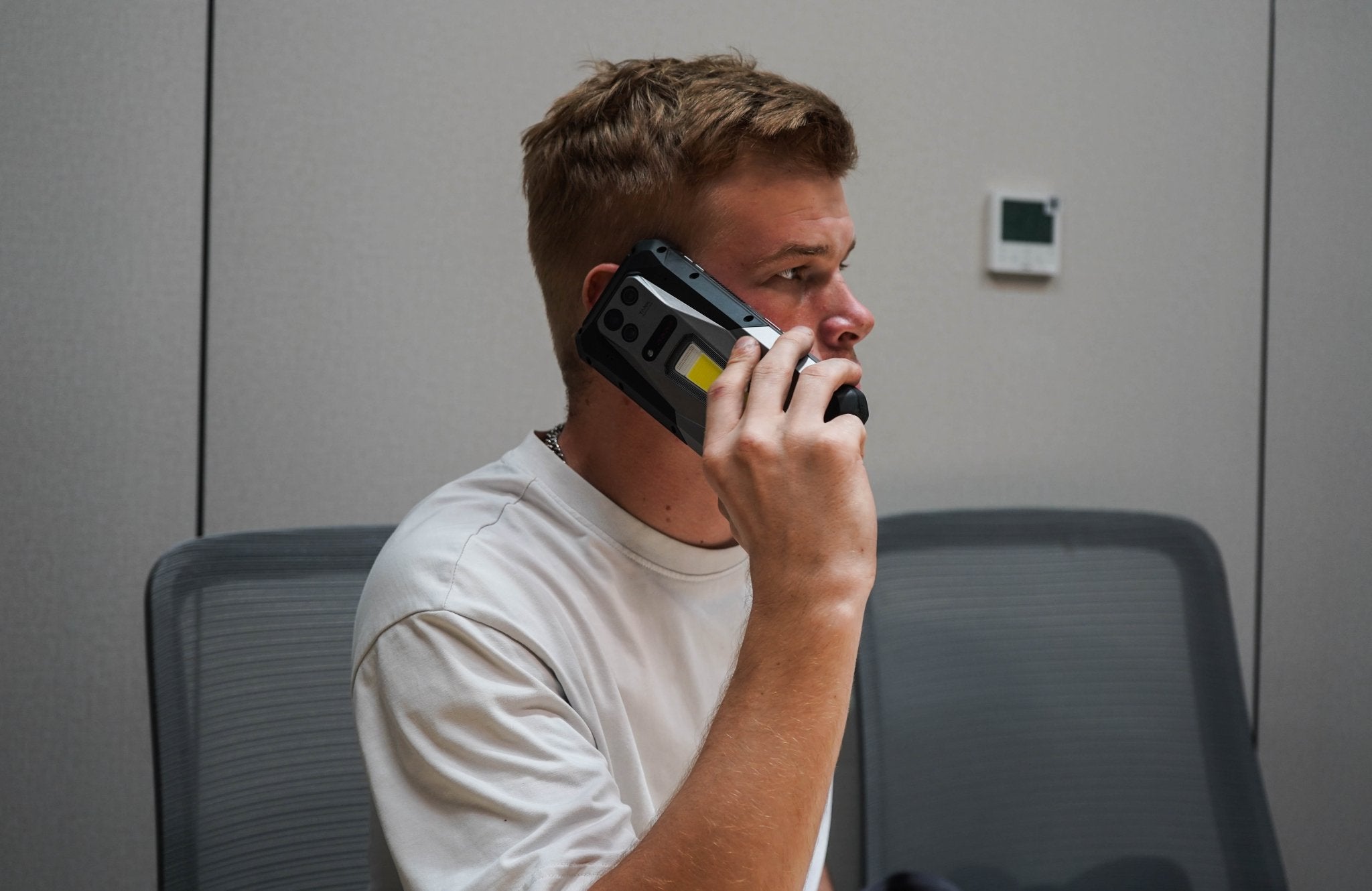 What Is a Dual-SIM Phone and How Does It Work? - 8849 Official Website