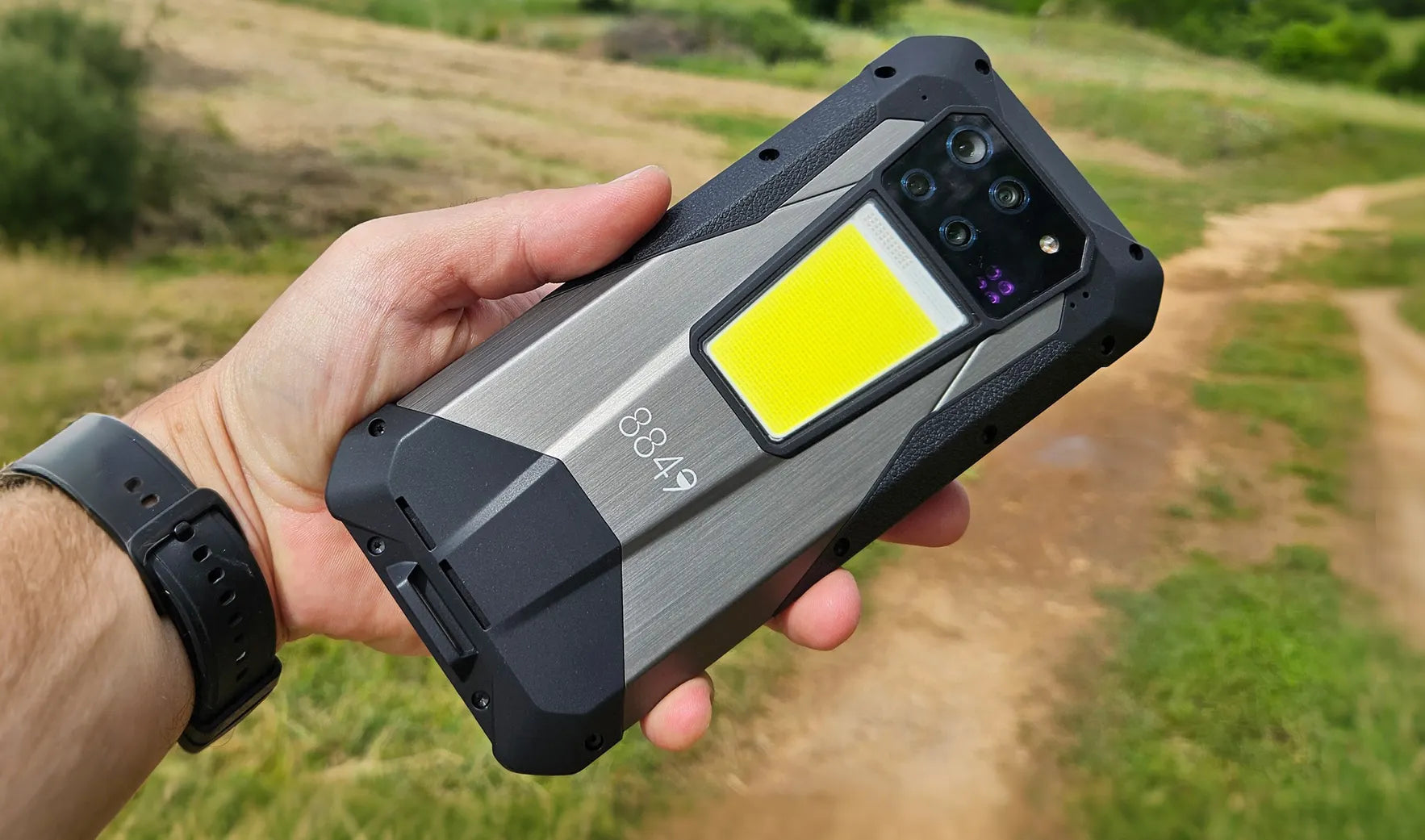 Телефоны с большой батареей | Прочные мобильные телефоны