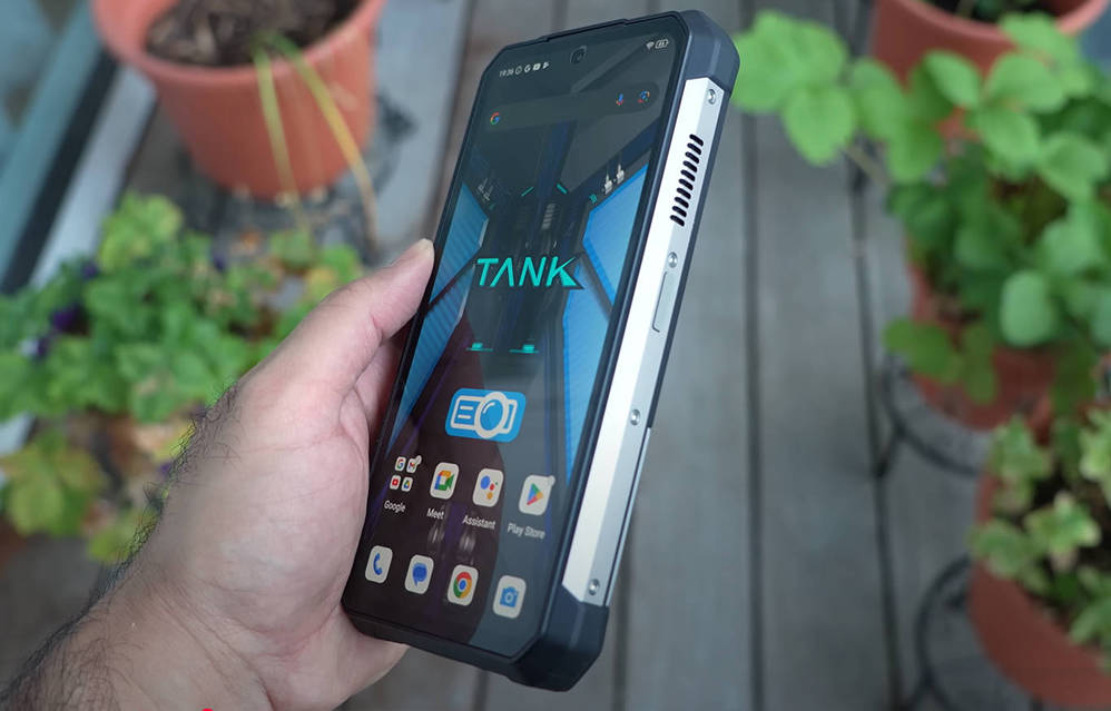 TANK 4 PRO 5G 1TB AMOLEDプロジェクター搭載 TANK 4 PRO 5G 1TB AMOLEDプロジェクター搭載 香港倉庫